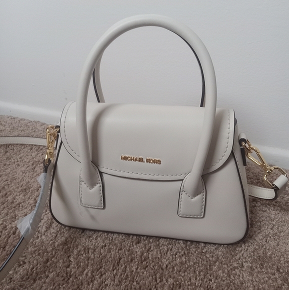 MK Handbag - Picture 1 of 1